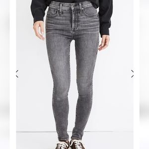 Madewell 27T 10" High Rise Skinny Jean in Oakwood Wash gray